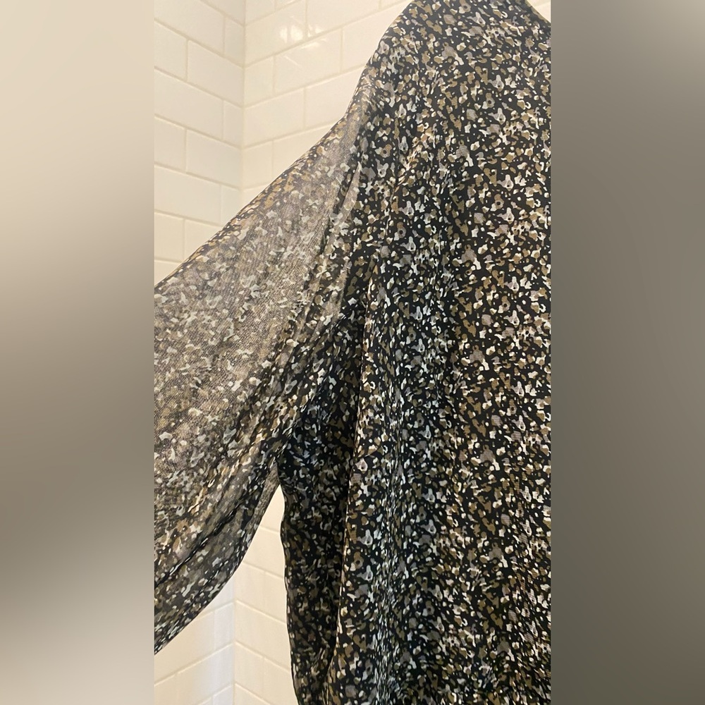 Black flower ruffle dress with long sleeves. - Picture 2 of 7